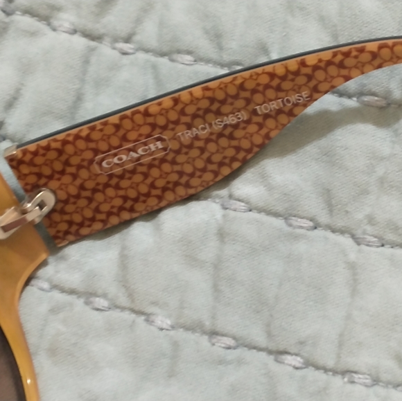 COACH SUNGLASSES - Picture 3 of 3